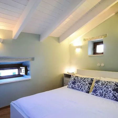 Nafsika - Paxos Retreats